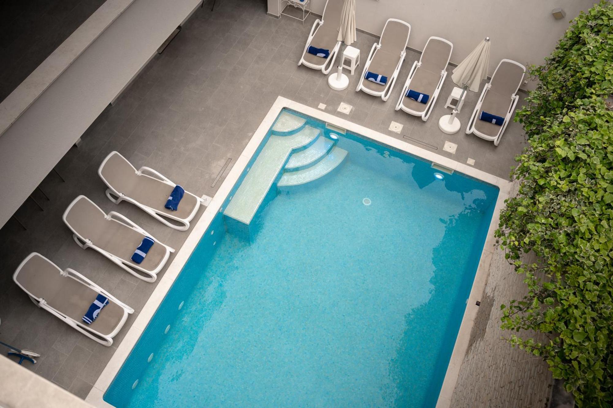 Luxury Rooms Pino Split Exterior photo