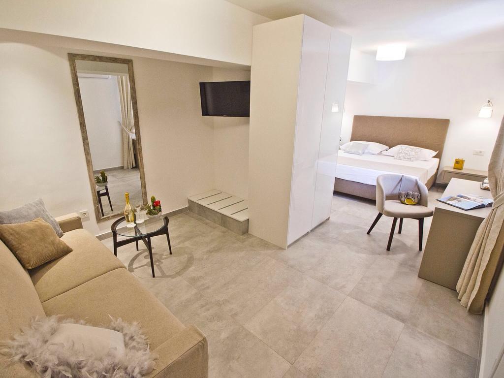 Luxury Rooms Pino Split Exterior photo