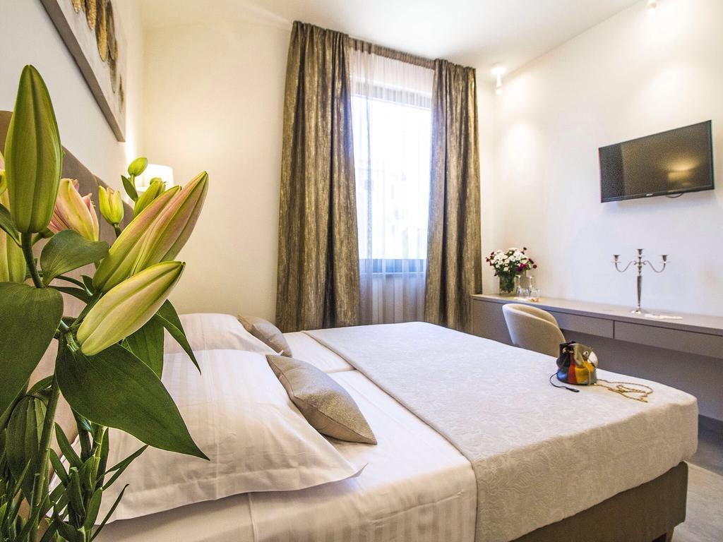 Luxury Rooms Pino Split Exterior photo