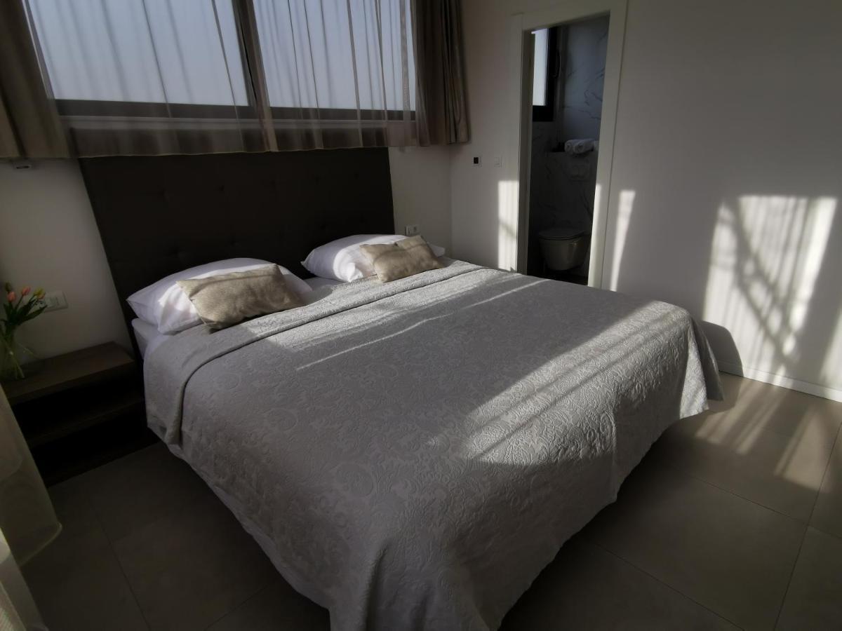 Luxury Rooms Pino Split Exterior photo