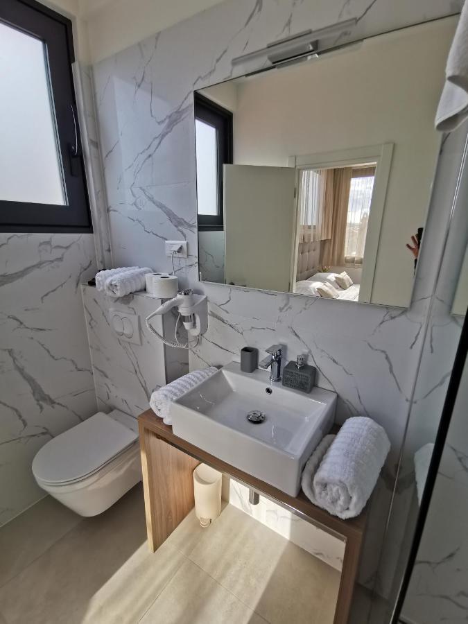 Luxury Rooms Pino Split Exterior photo